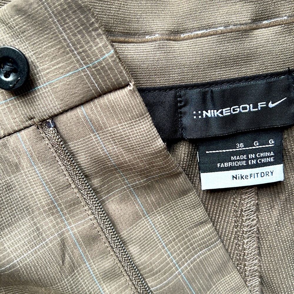 Nike golf size 36 FitDry zipped shorts
